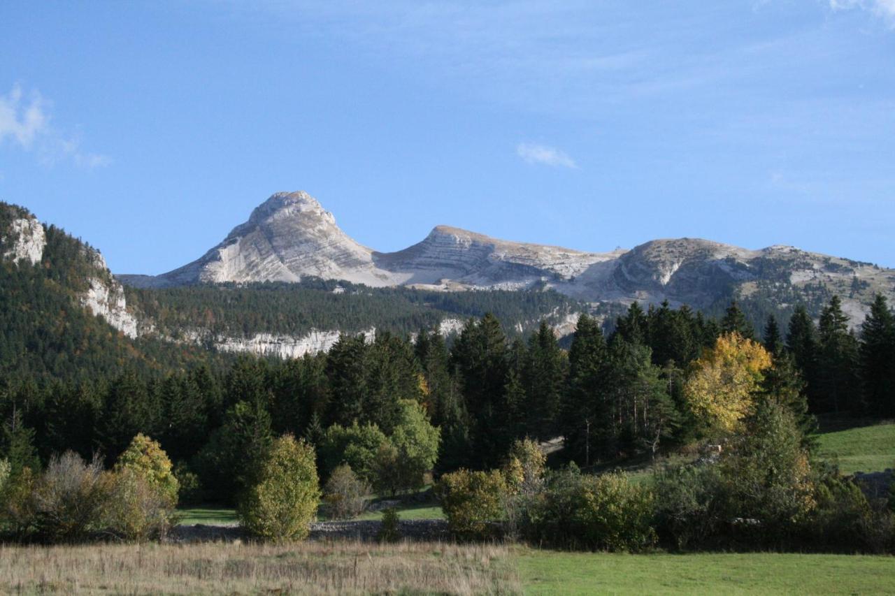 Auberge Des Deux Moucherolles Correncon-en-Vercors Luaran gambar